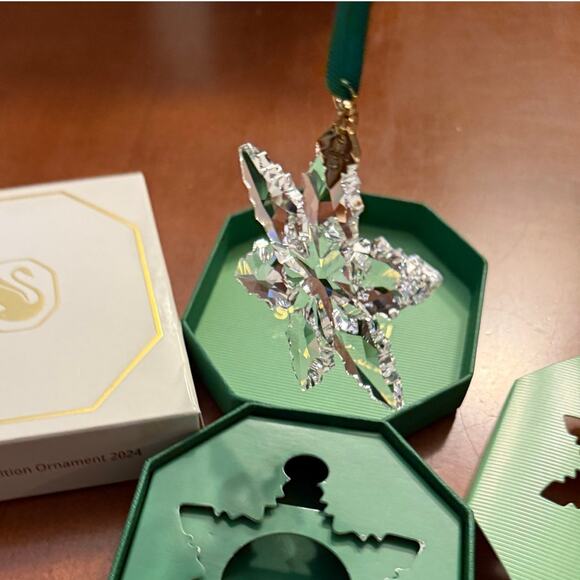 Swarovski Snowflake Ornament 2024 Green Box Crystal Holiday Collectible NEW - Picture 2 of 9